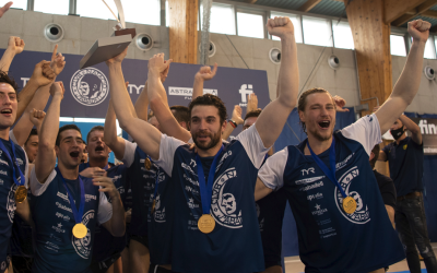 López-Escribano, amb el trofeu de l'Euro Cup | Roger Benet