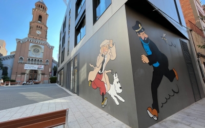 Tintín, Milú i el capità Haddock al nou mural creat per Werens aquesta tarda