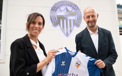 Farrés i Calzada, fotografiats davant del gimnàs | Roger Benet