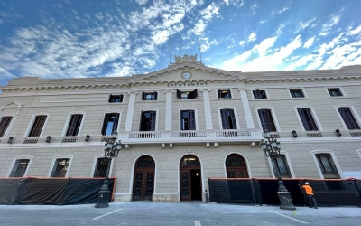 La façana de l'Ajuntament, ja rehabilitada/ Roger Benet