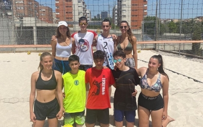 Imatge d'un grup de tecnificació aquest estiu | @cnsvolei