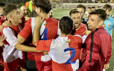 Alegria entre els membres del Can Rull a la mateixa gespa | Pau Vituri