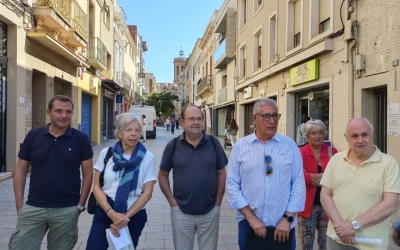Els veïns del Centre-Mercat, al carrer Sant Quirze/ Karen Madrid