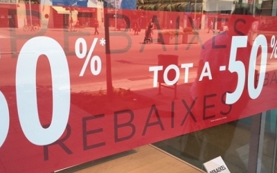 Cartell de Rebaixes, en una imatge d'arxiu/ Roger Benet