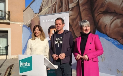 Freixa, Matas i Ciuró a la plaça del Gas/ Karen Madrid