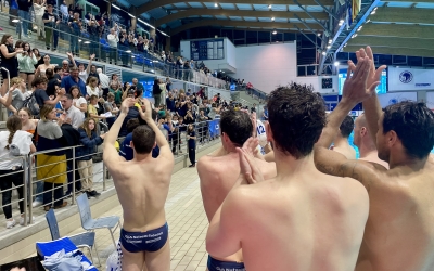 Comunió entre el públic i els waterpolistes de l'Astralpool | Pau Vituri