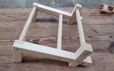 L'ampoller que els alumnes de fusteria han hagut de replicar | Pau Duran