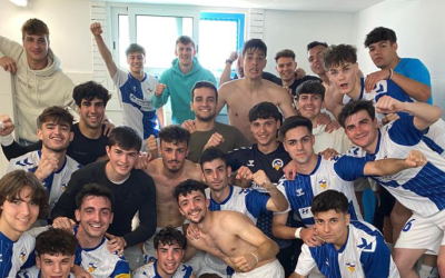 Alegria en el vestidor arlequinat després de superar la Guineueta | CES