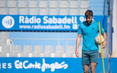 Garcia entrenant a la Nova Creu Alta en la prèvia de l'últim partit a casa | Roger Benet