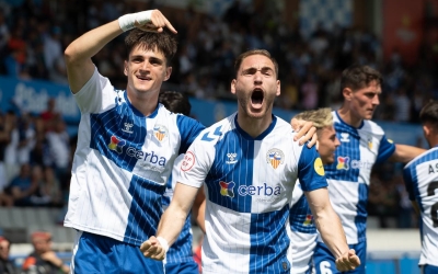 Pau Víctor i Cristian Herrera, celebrant un dels gols de la matinal | Roger Benet