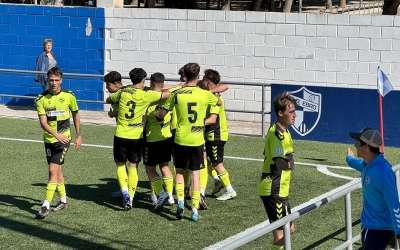 Els jugadors del Juvenil 'A' del Sabadell celebrant l'1-2 | FutBaseCES