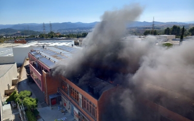 Incendi en un magatzem de Rubí | ACN