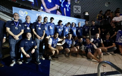 La plantilla de l'Astralpool, amb les medalles de subcampions | RFEN