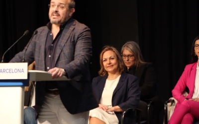 Cuca Santos en segon pla durant un acte del partit | Arxiu