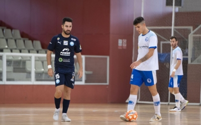 Álex Llamas i Marc Hermosel, en el duel de la primera volta que va obrir la lliga | Roger Benet