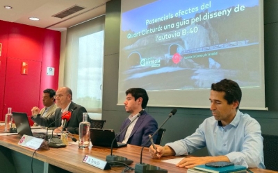 Responsables de la Cambra de Comerç i de l'Institut Ostrom, durant la presentació de l'estudi/ Karen Madrid