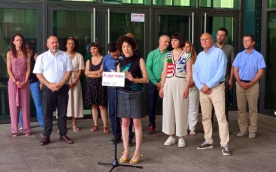 Integrants de la candidatura de Sumar, a l'exterior de Fira Sabadell/ Karen Madrid