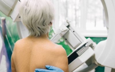 Una pacient fent-se una mamografia/ Cedida