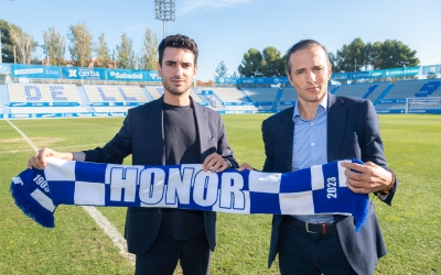 Rosende, acompanyat del president del club, Morilla-Giner | Roger Benet