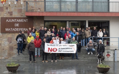 Concentració de suport al restaurant de La Mola | Miquel Badia
