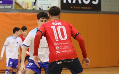 Arnau Pineda, defensant una acció del Mataró | FS Mataró