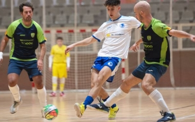 Arnau Pineda, en una acció del derbi de fa unes setmanes | Roger Benet