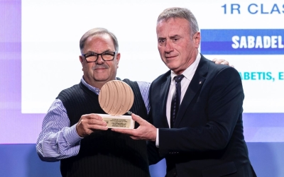 Paco Hermoso, president del Sabadell Nord, recollint el guardó | FCF