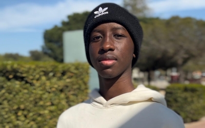 Arouna Diaby davant de l'Hospital de Sabadell, on s'hi va estar dos mesos