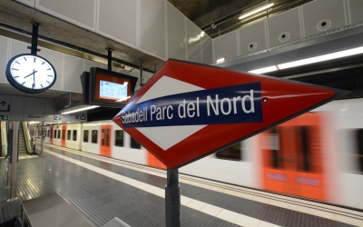Un cartell de l'estació Sabadell Parc del Nord | Roger Benet