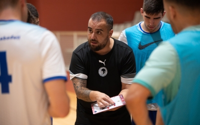 Pau Machado donant indicacions en un dels partits d'enguany del Club | Roger Benet