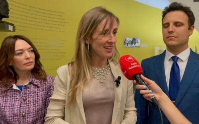 Victòria Alsina acompanyada pels candidats sabadellencs a la llista