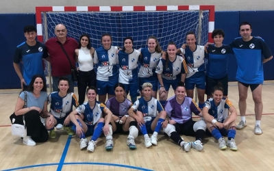 Imatge de l'equip després de guanyar el Badalona Futsal Iris | @fssabadellfem