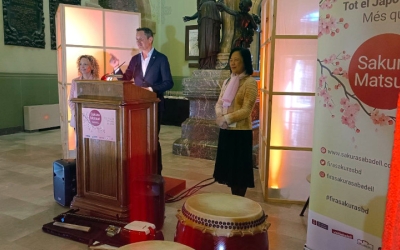 Lluís Matas, Katia Botta i Akika Shitaka, durant la inauguració del Sakura Ciutat | Karen Madrid