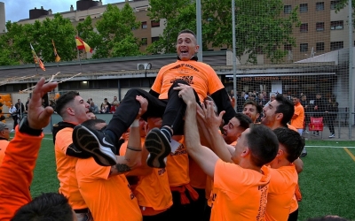 'Betis' mantejat després d'aconseguir l'ascens a Segona Catalana | Críspulo Díaz