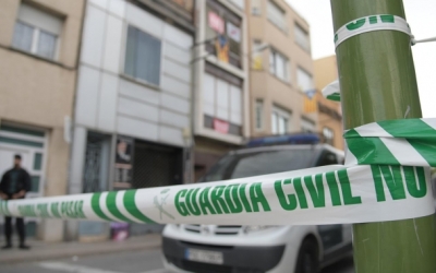 Una cinta de la guàrdia civil perimetrant el carrer Convent durant l'operació Judes 