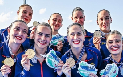 Ferré i la resta de l'equip espanyol fa un mes amb l'or de l'Europeu de Belgrad | RFEN