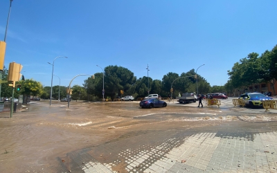 Imatges de la fuita d'aigua d'ahir a Can Llong | Cedida