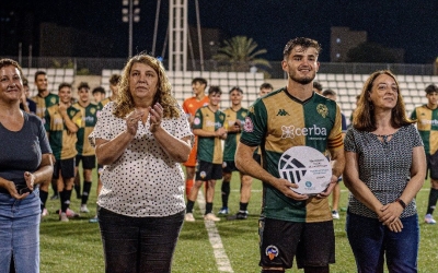 Ustrell dissabte passat rebent el trofeu Ciutat de L'Hospìtalet | CES