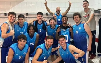 Celebració del triomf del CNS al vestidor del Círcol | @cnsbasquet