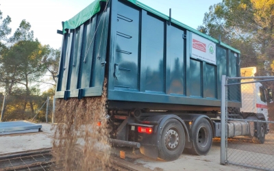 Camió del Servei Comarcal de Biomassa Forestal del Consell Comarcal | Cedida