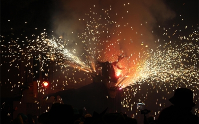 Un moment del correfoc en el marc del Cebafoc '25
