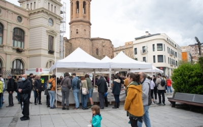 Sant Jordi a la plaça Doctor Robert | Roger Benet