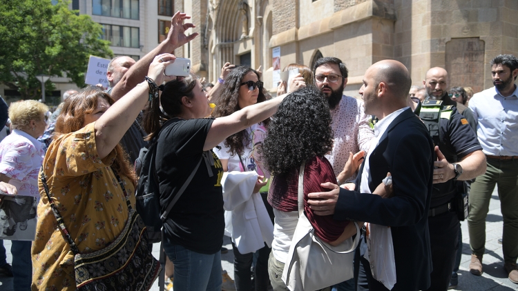 Polèmica a la sortida del Ple d'Investidura de 2019 | Roger Benet