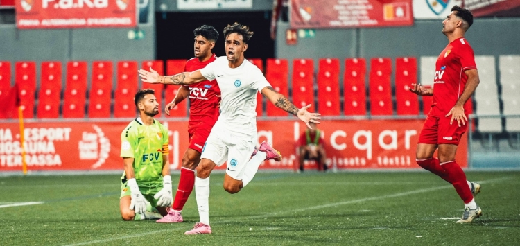 Valverde celebrant un gol a l'Olímpic de Terrassa | CFB Futur