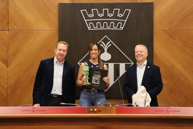 Intercanvi d'obsequis | Júlia Ramon